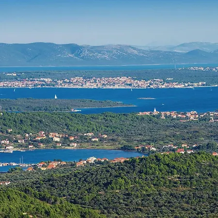 2 Bedroom In Lejlighed Pašman