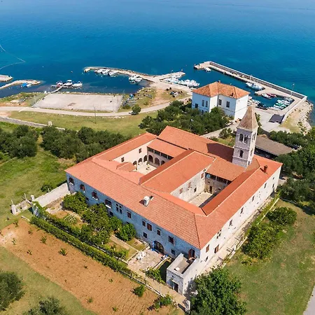 2 Bedroom In * Pašman