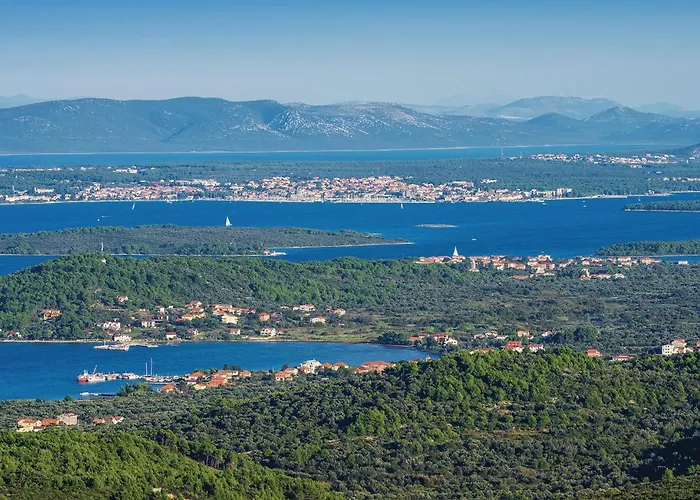 2 Bedroom In Lägenhet Pašman