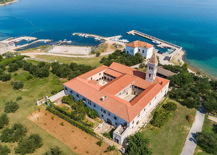 2 Bedroom In * Pašman