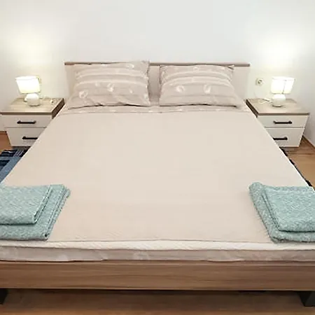 2 Bedroom In 公寓